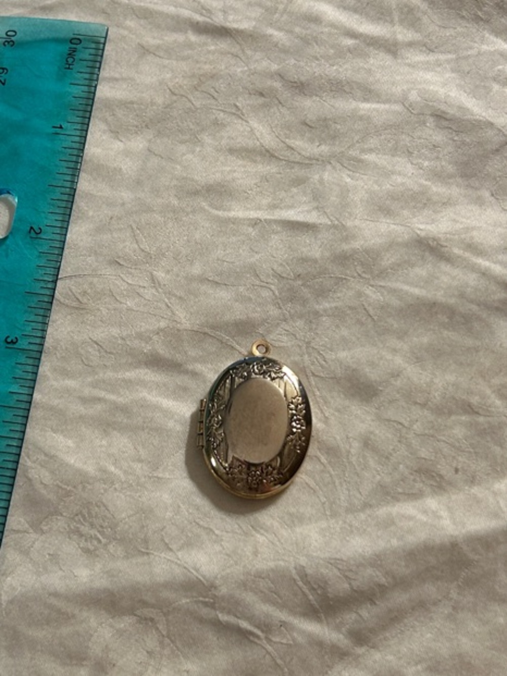 Vintage Oval Gold Locket Pendant